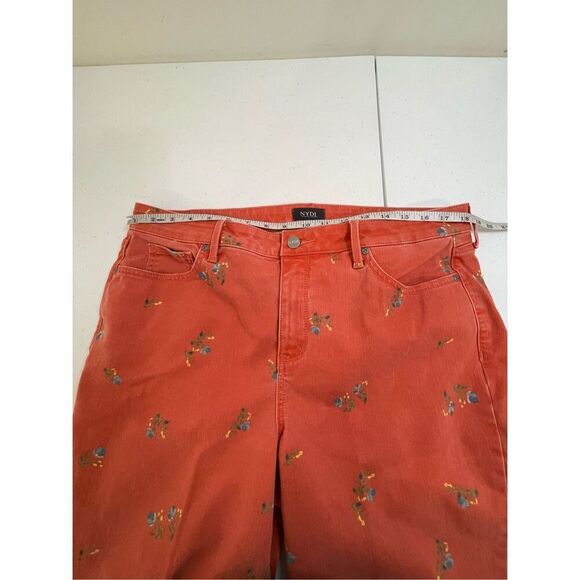 NYDJ women’s red capri floral jeans size 16 - Picture 3 of 7